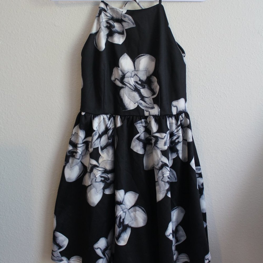 Black cocktail dress with Floral pattern